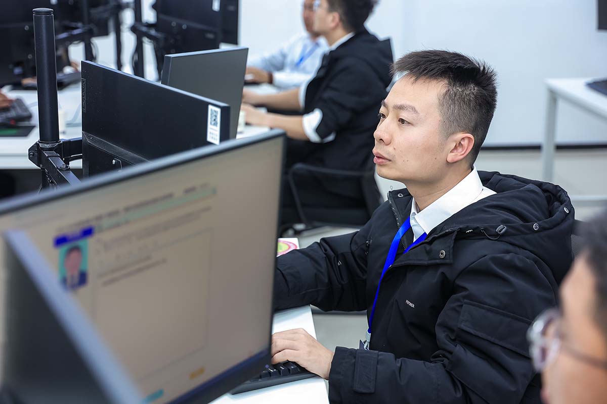 IMGL7600-opq4153495767 IMGL7600-opq4153495767